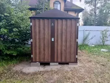 Хозблок для хранения садовой техники в расцветке "под дерево" в дер. Решоткино, г. Клин, МО